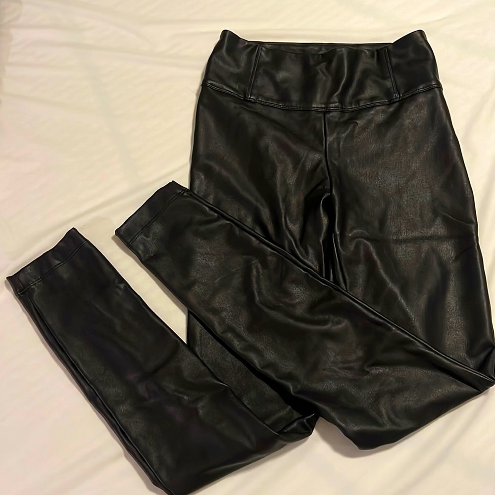 Black SOFT no wedgie leather look alike leggings